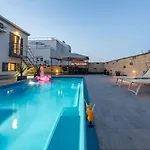Apartman Mery House *