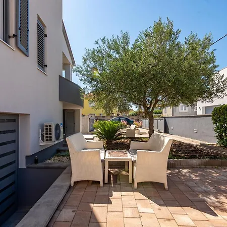 Mery House Apartment *