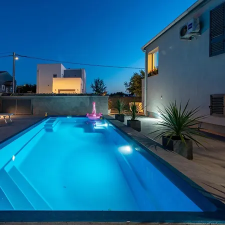 Mery House شقة زادار