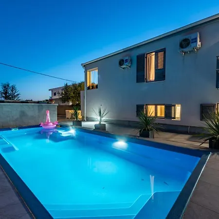 Mery House شقة زادار