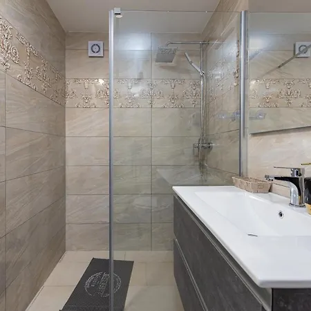 Apartment Mery House *