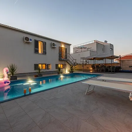 شقة Mery House زادار