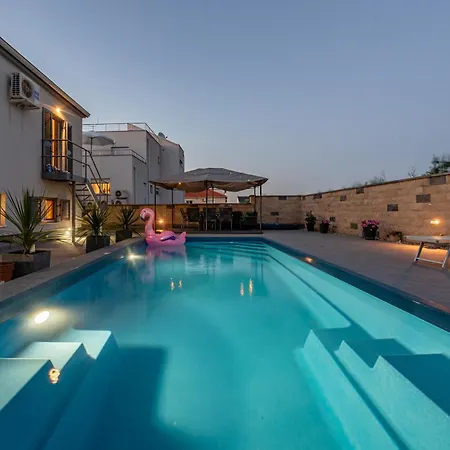 Mery House *