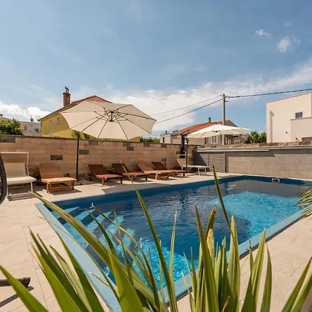 Mery House شقة