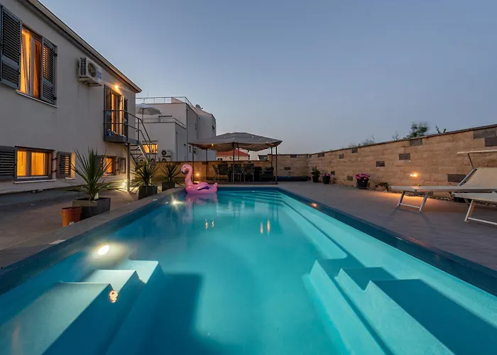 Mery House *
