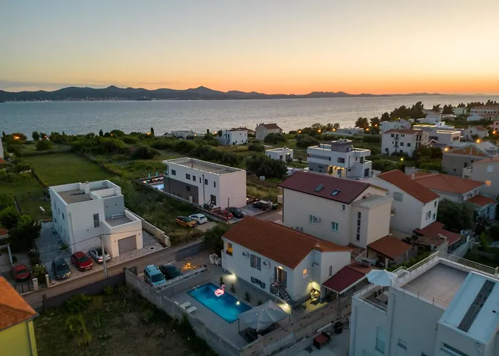 Mery House Апартаменты Задар